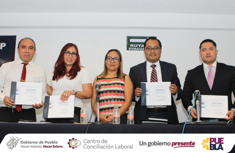 Conferencia en las instalaciones de la Benemérita Universidad Autónoma de Puebla - BUAP